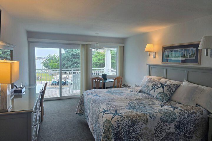 Ocracoke Harbor Inn