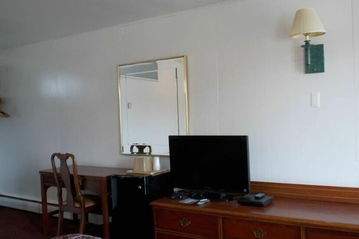 Room 8 of 39