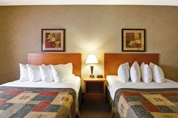 Room 33 of 40