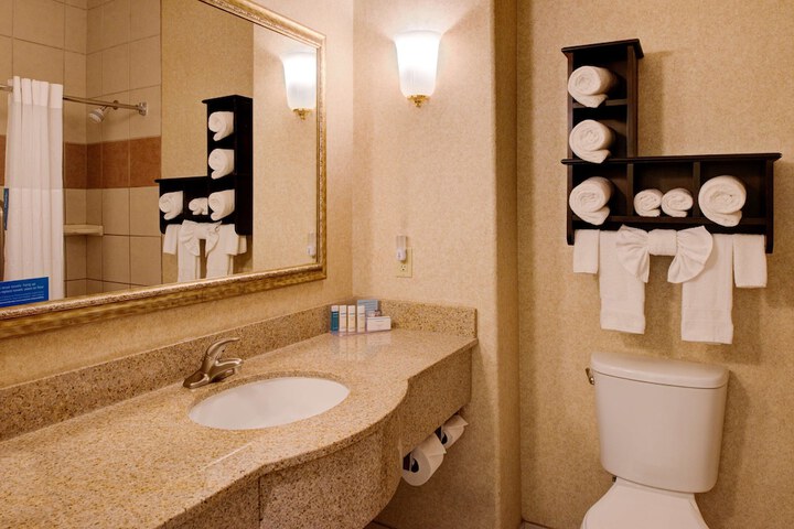 Room 34 of 65