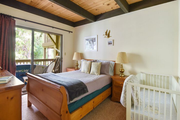 Enjoy Forest Views Retreat at Kingswood Village!