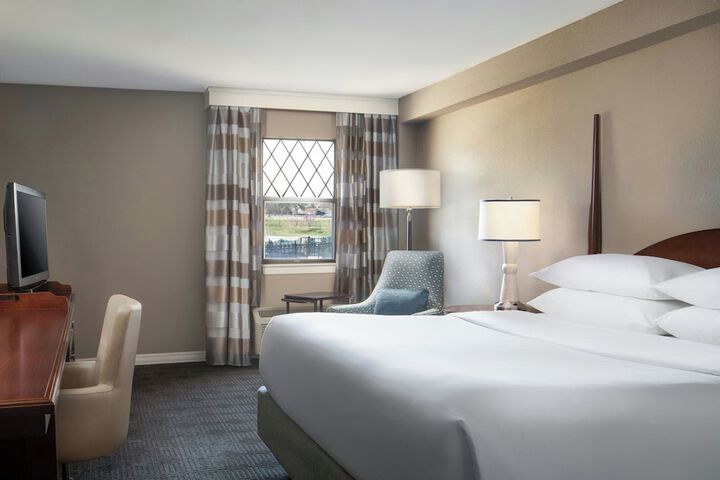 Sheraton Westport Chalet Hotel St. Louis