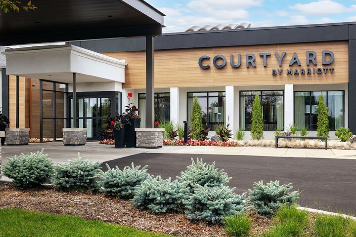 Courtyard Chicago Waukegan Gurnee