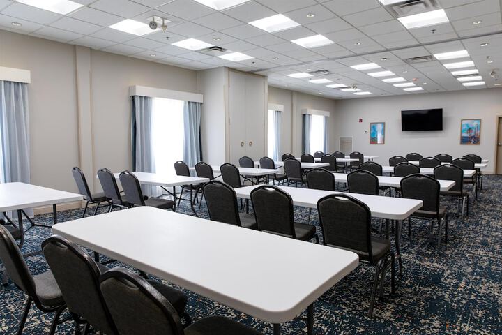 Hampton Inn & Suites Jennings