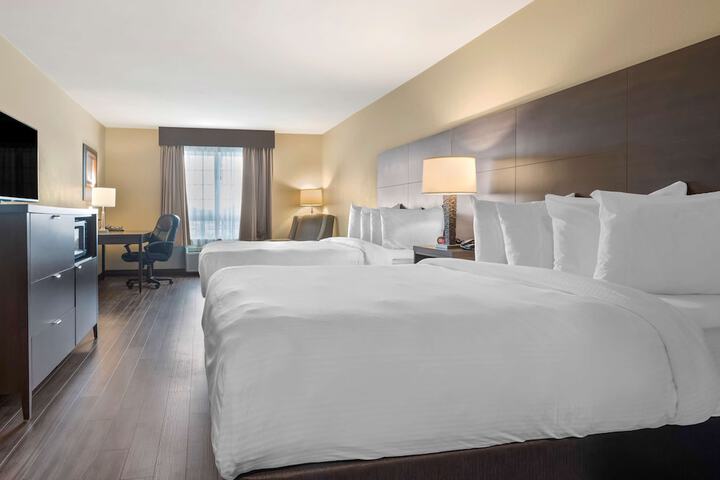 Room 25 of 47