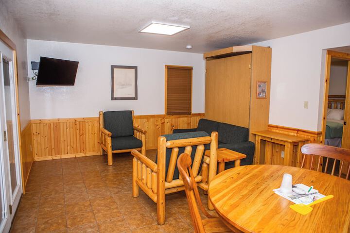 Montauk Lodge