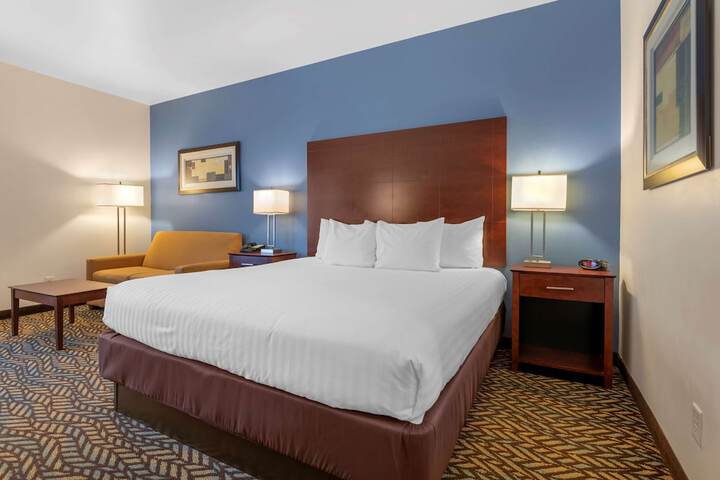 Room 16 of 28