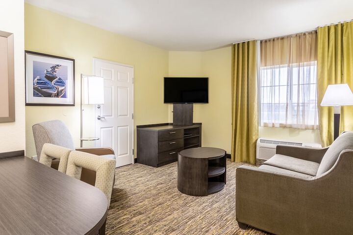 Room 28 of 65