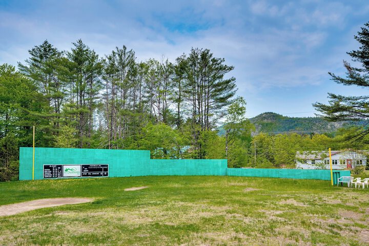 Cozy Bartlett Condo w / Deck & Resort Amenities!