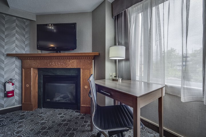 Room 27 of 60