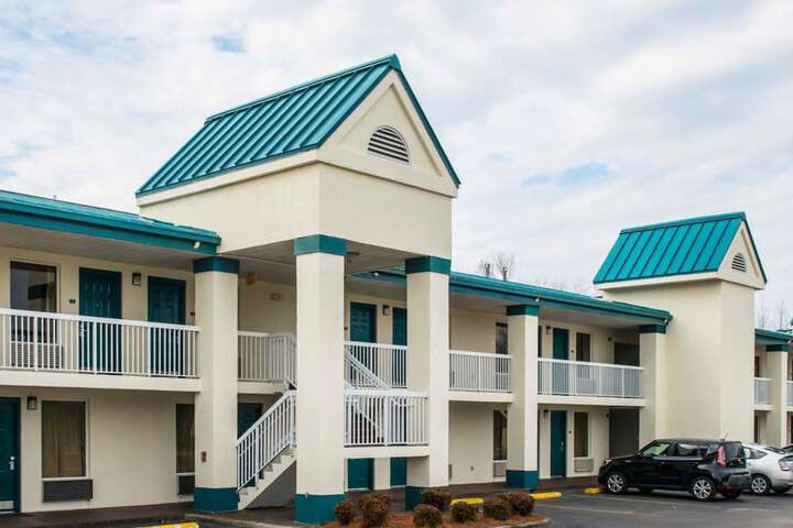 Hotel 4 of 34