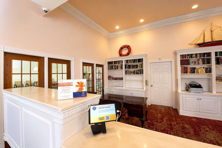 Comfort Inn Lakeside