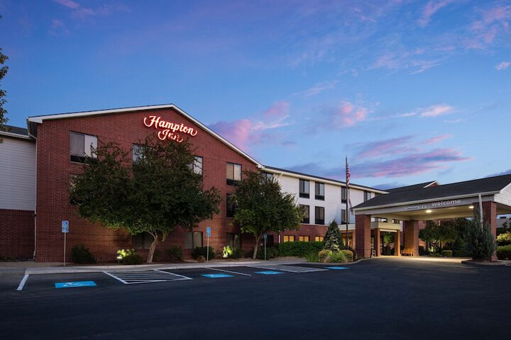 Hotel 3 of 48