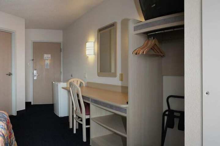 Room 20 of 28