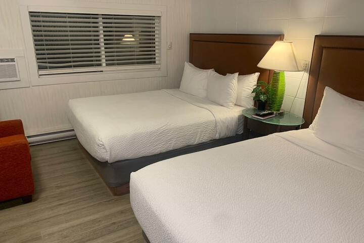 Room 13 of 28