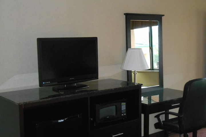 AmeriStay Inn