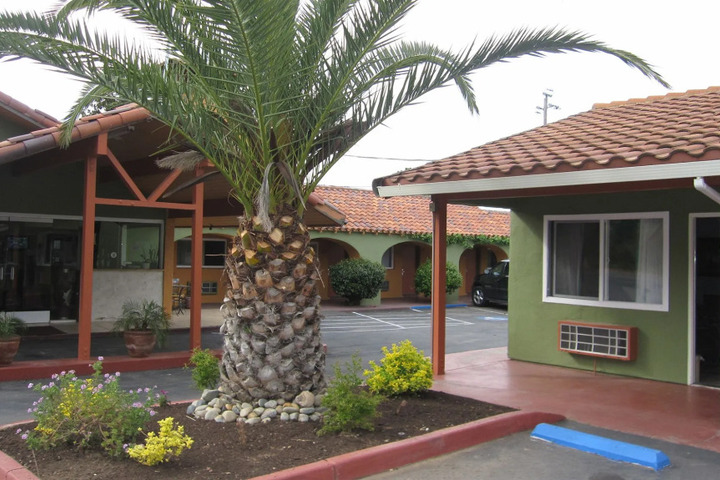 RIO INN & SUITES