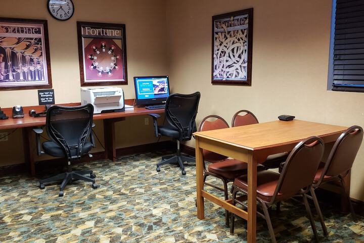 Business Center 166 of 169