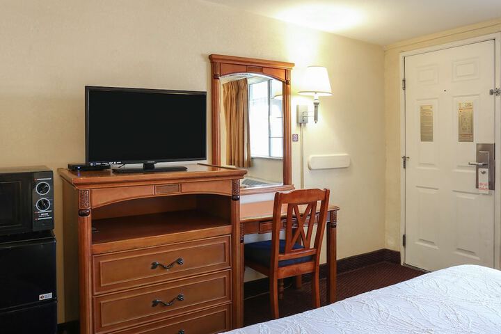 Room 16 of 30