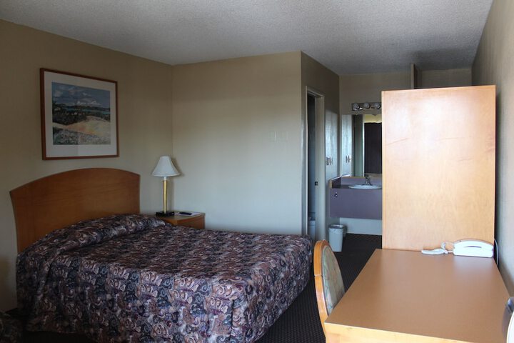 Room 25 of 33
