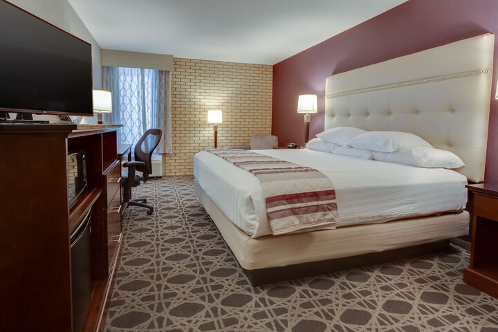 Room 10 of 38