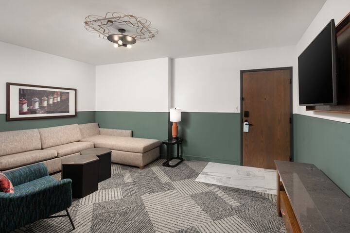Hotel Forty Five Macon, a Tribute Portfolio Hotel