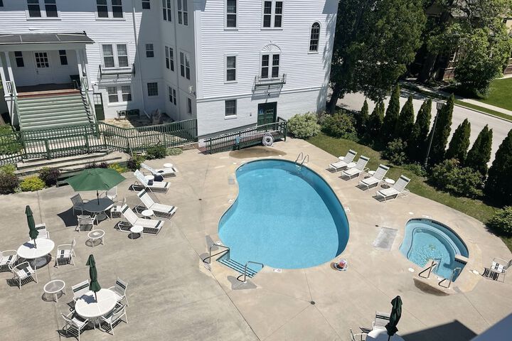 Pool 4 of 34
