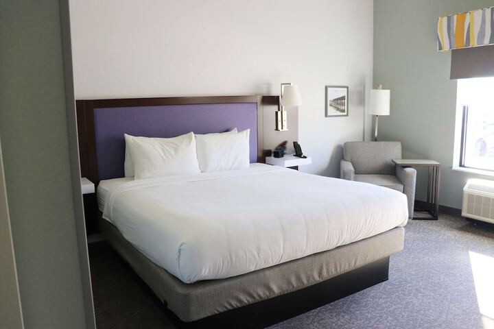 Room 7 of 10