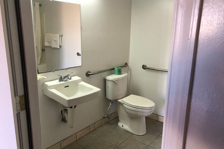 Room 11 of 14