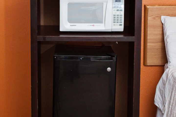Room 7 of 12