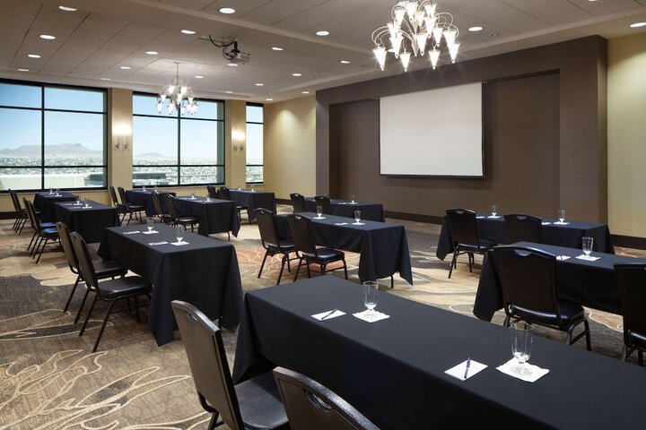 DoubleTree by Hilton El Paso Downtown