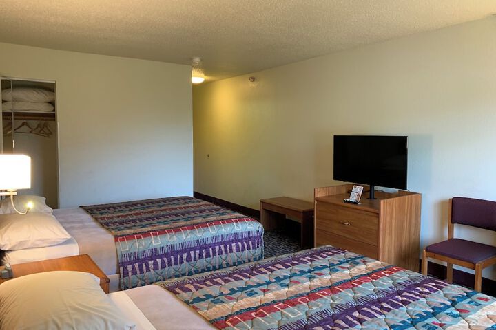 Room 12 of 25