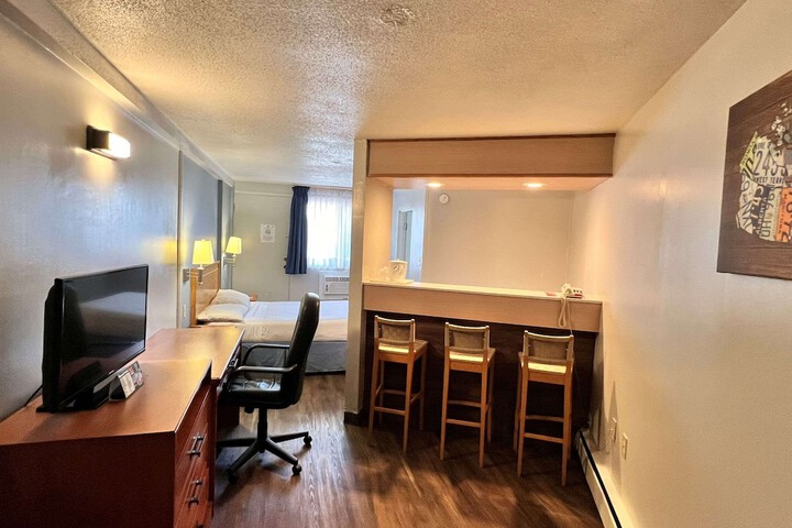 Room 32 of 61