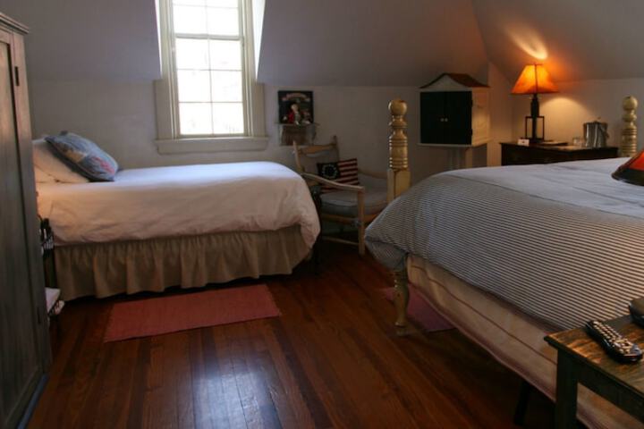 Room 27 of 79