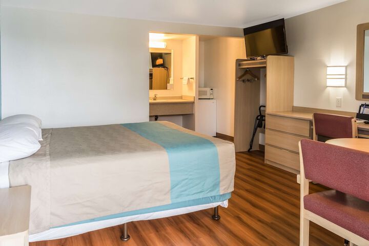 Motel 6 Albany OR