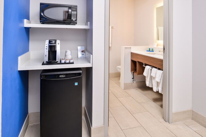 Holiday Inn Express & Suites Van Horn by IHG