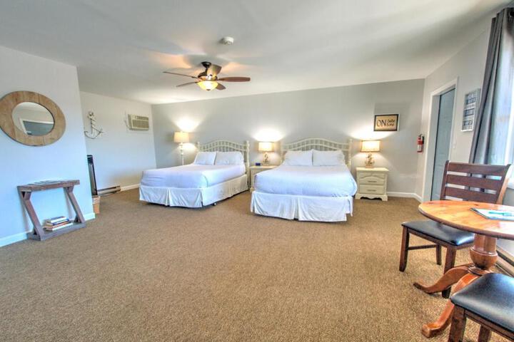 East Shore Lodging