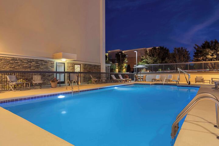 Pool 4 of 24