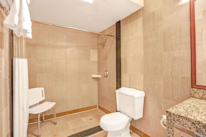 Room 10 of 32