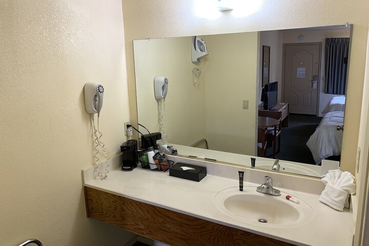 Room 10 of 30