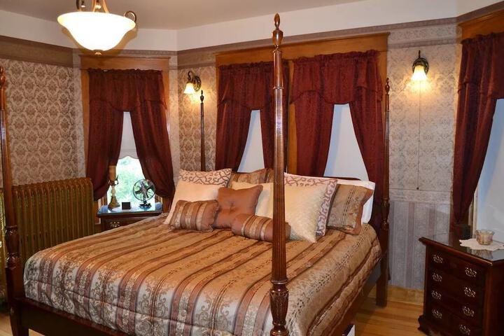 Room 26 of 37