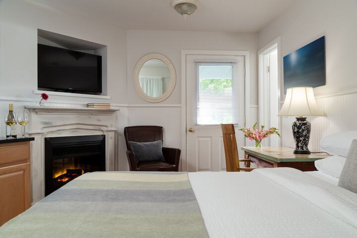 The Woodstock Inn on the Millstream