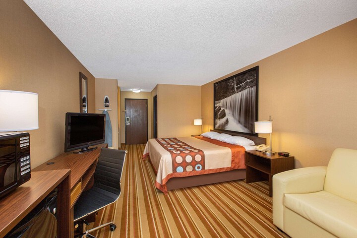 Room 27 of 42