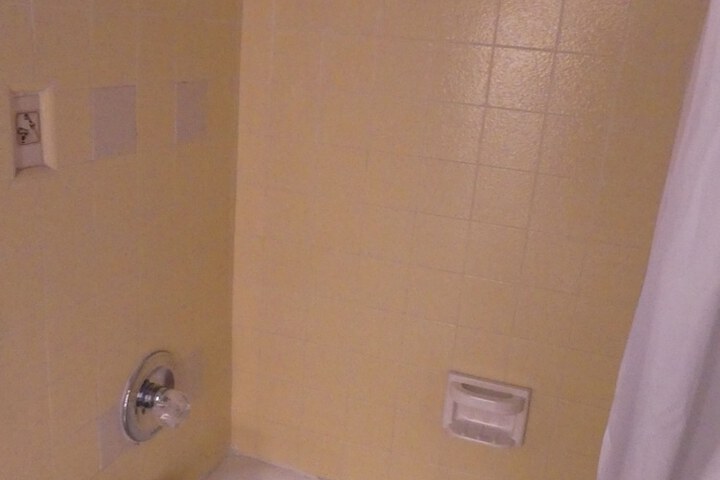 Room 28 of 40