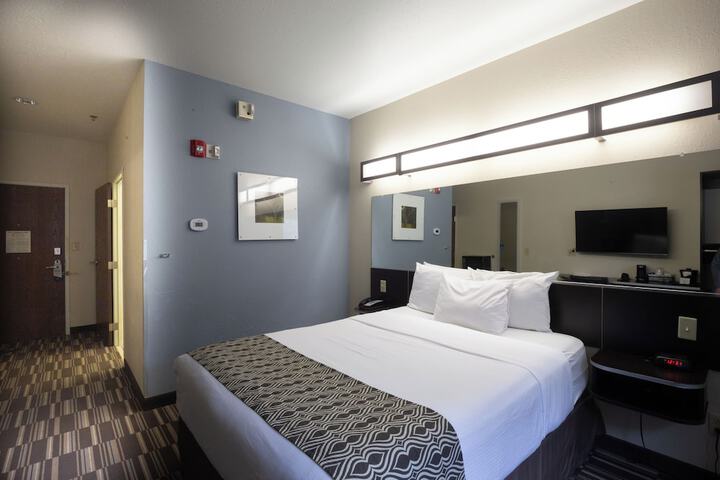 Room 21 of 46