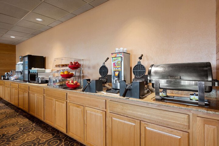 Breakfast/Coffee Service 26 of 31