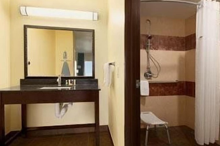 Room 13 of 19