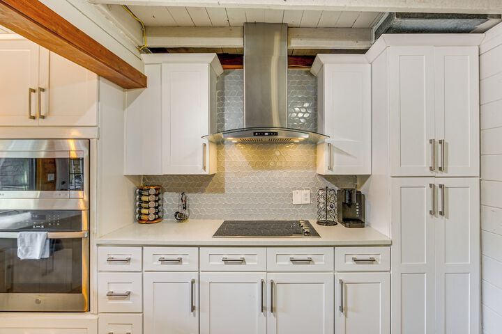 Game Room Trails! 30-acre Lakefront Streetman Gem