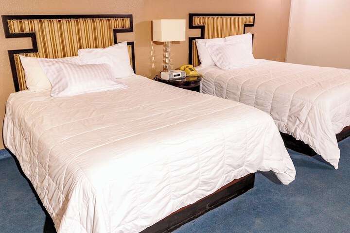 Room 13 of 30