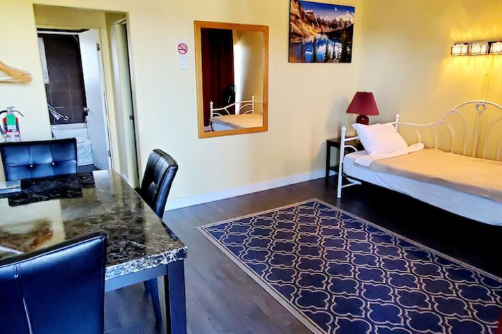 Room 33 of 45
